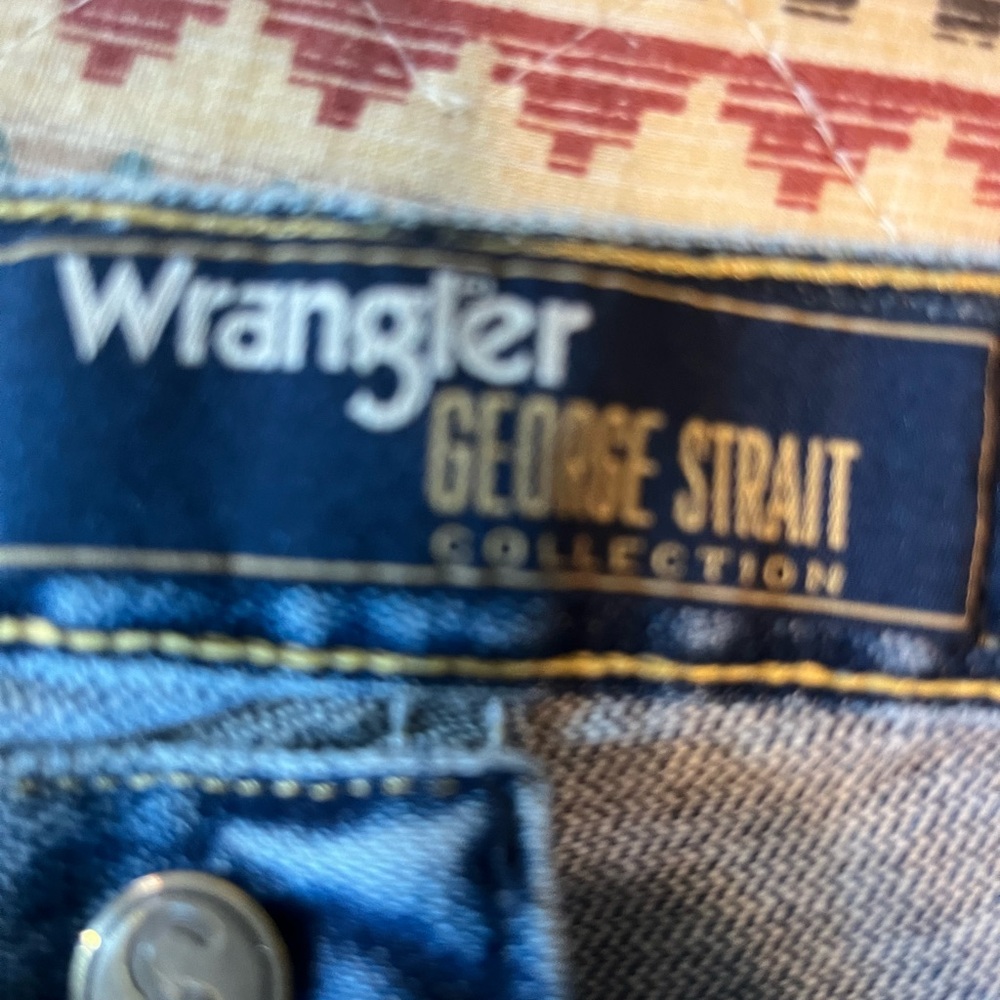 34 x 36 Wrangler George Staight - Picture 4 of 9